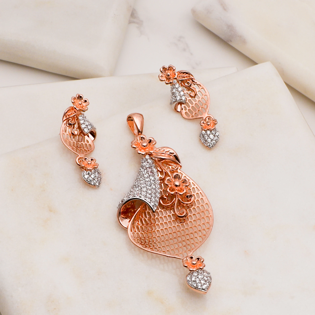 11 Minimalist Pendant Designs for an Elegant Look