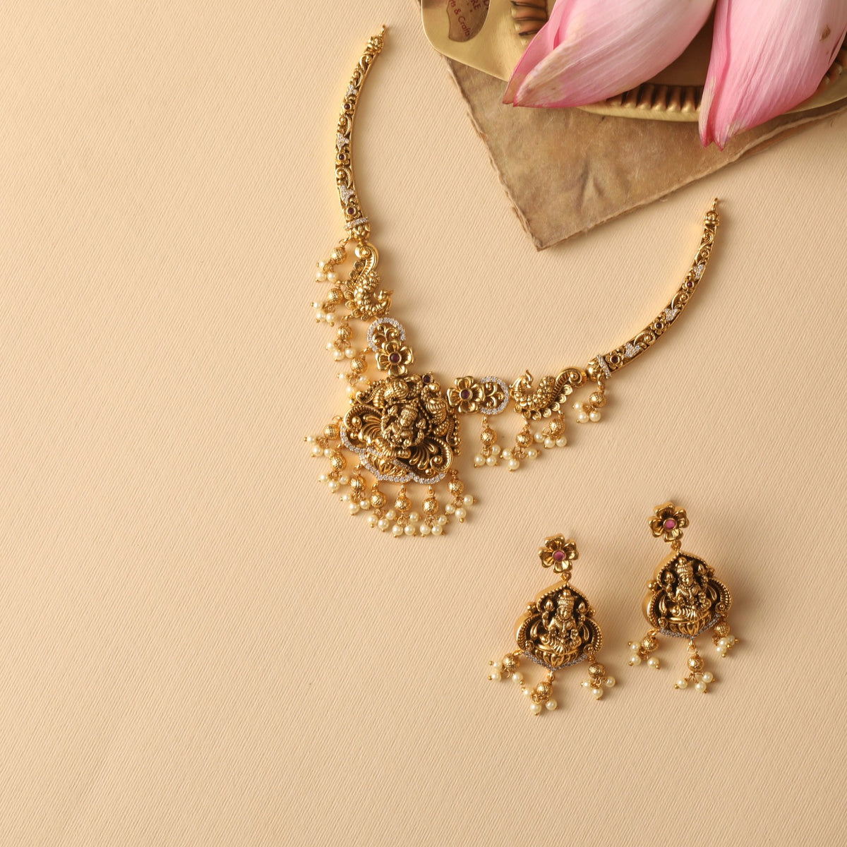 Sirisa Antique Hasli Necklace Set