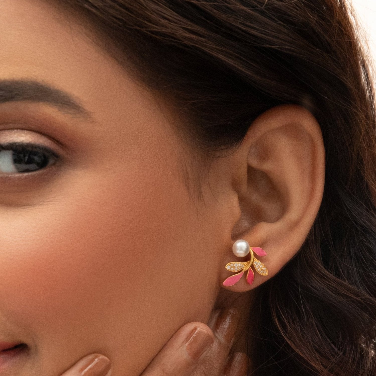 Eriha Pearl Delicate Pink Leaf Stud Earrings