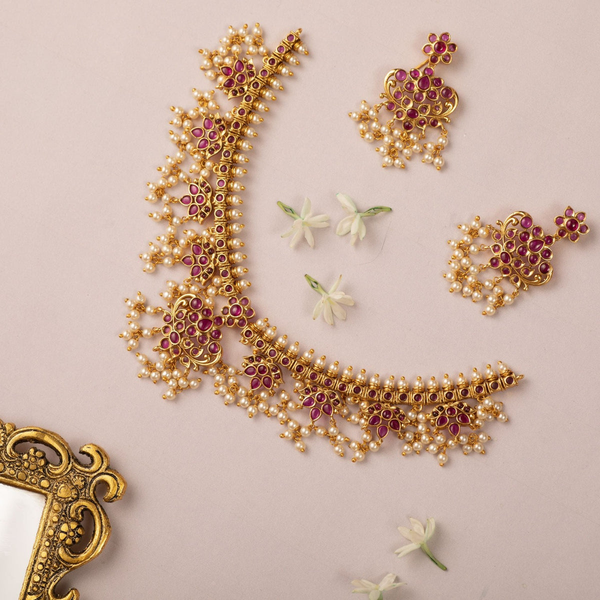 Classic Floral Ivy Pearls Guttapusalu Antique Necklace Set