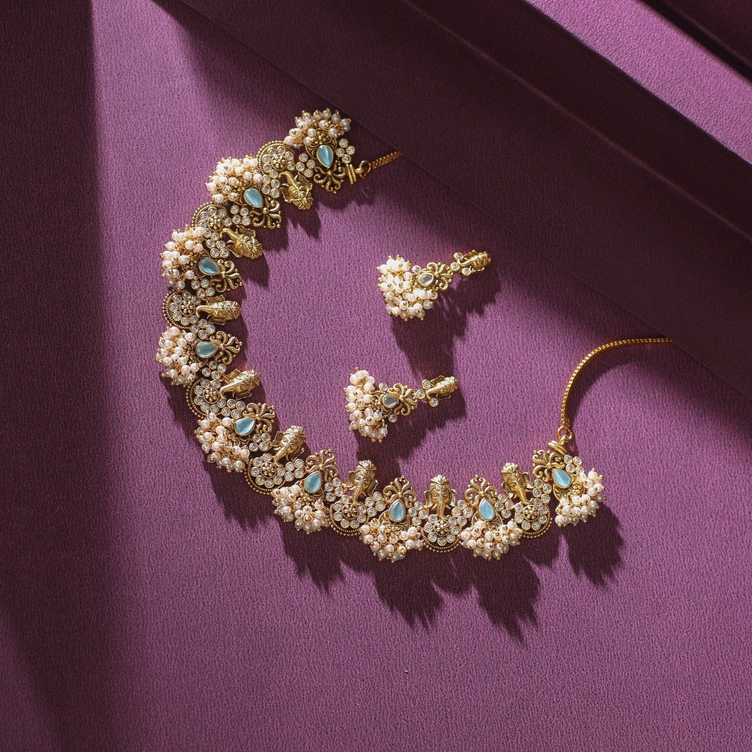 5 Ideas to wear Antique Jewelry that complements your Western look