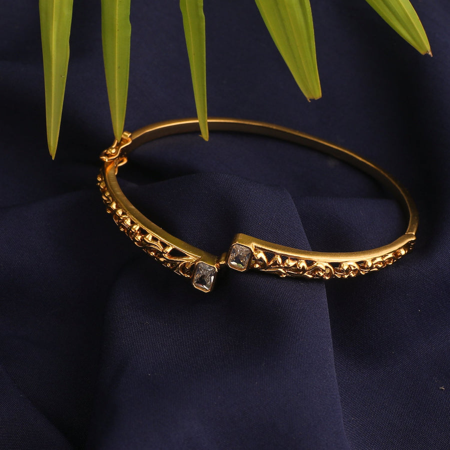 7 Bracelets from Tarinika's Abode that can spark your Wife's Charm this Women's Day