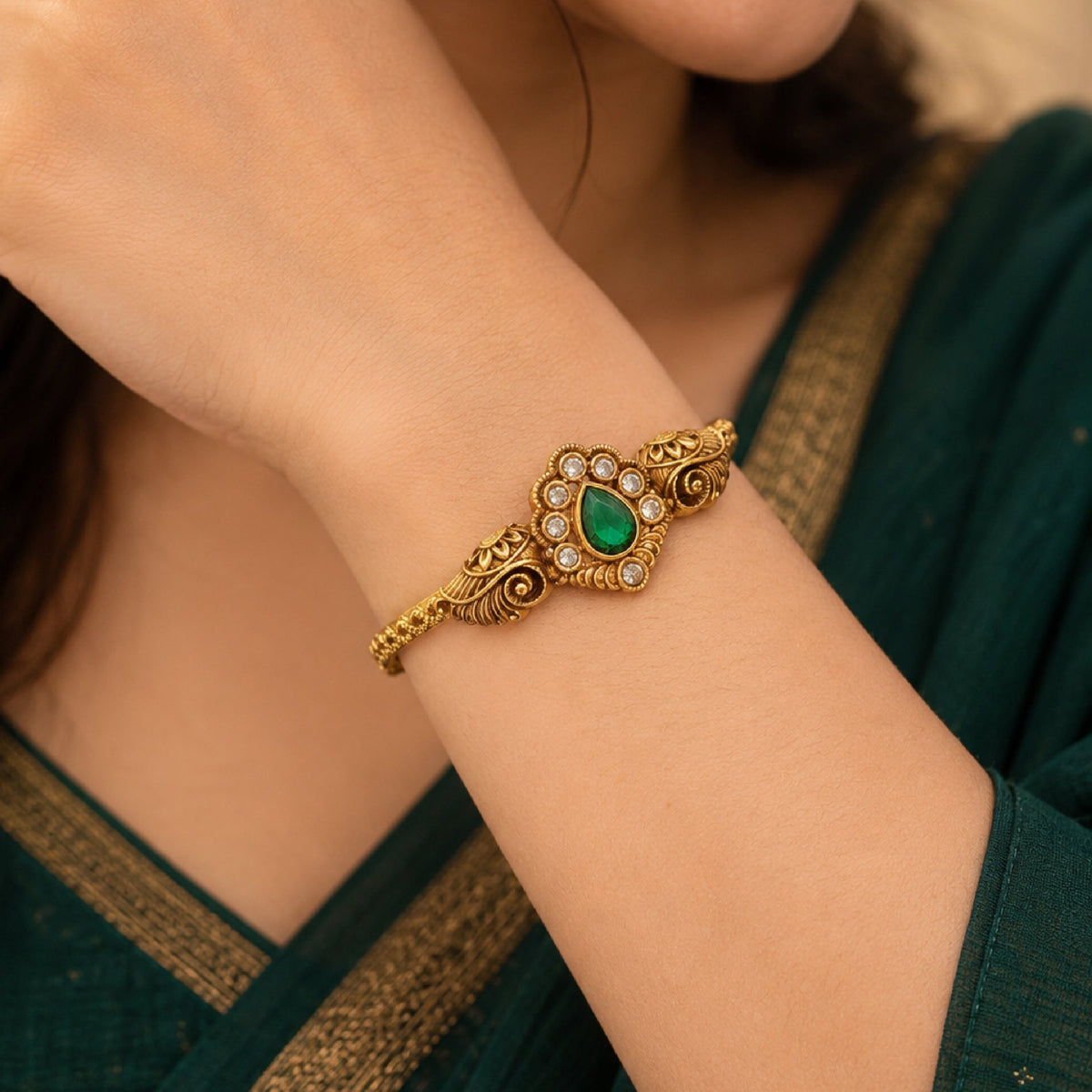 Ira Antique Green Stone Bracelet