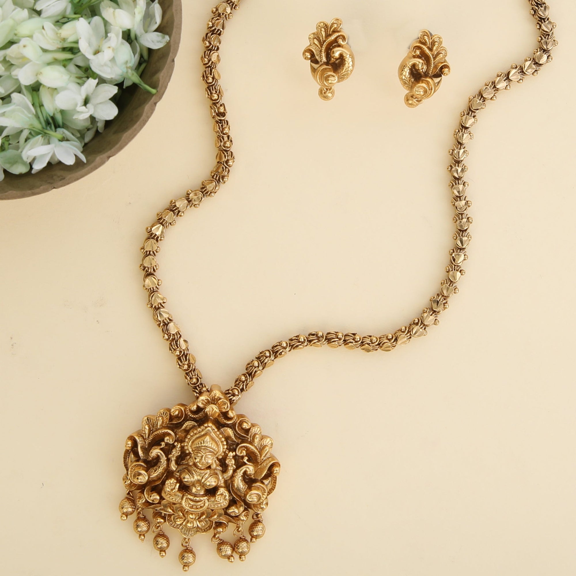 Bhavika Antique Pendant Set