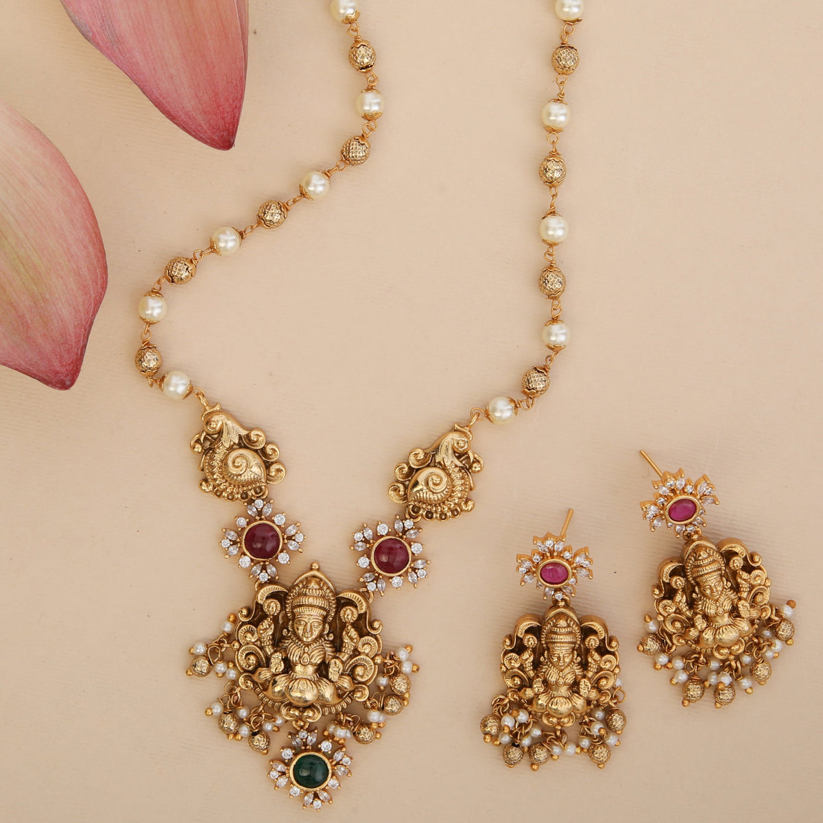 Satakshi Antique Pendant Set