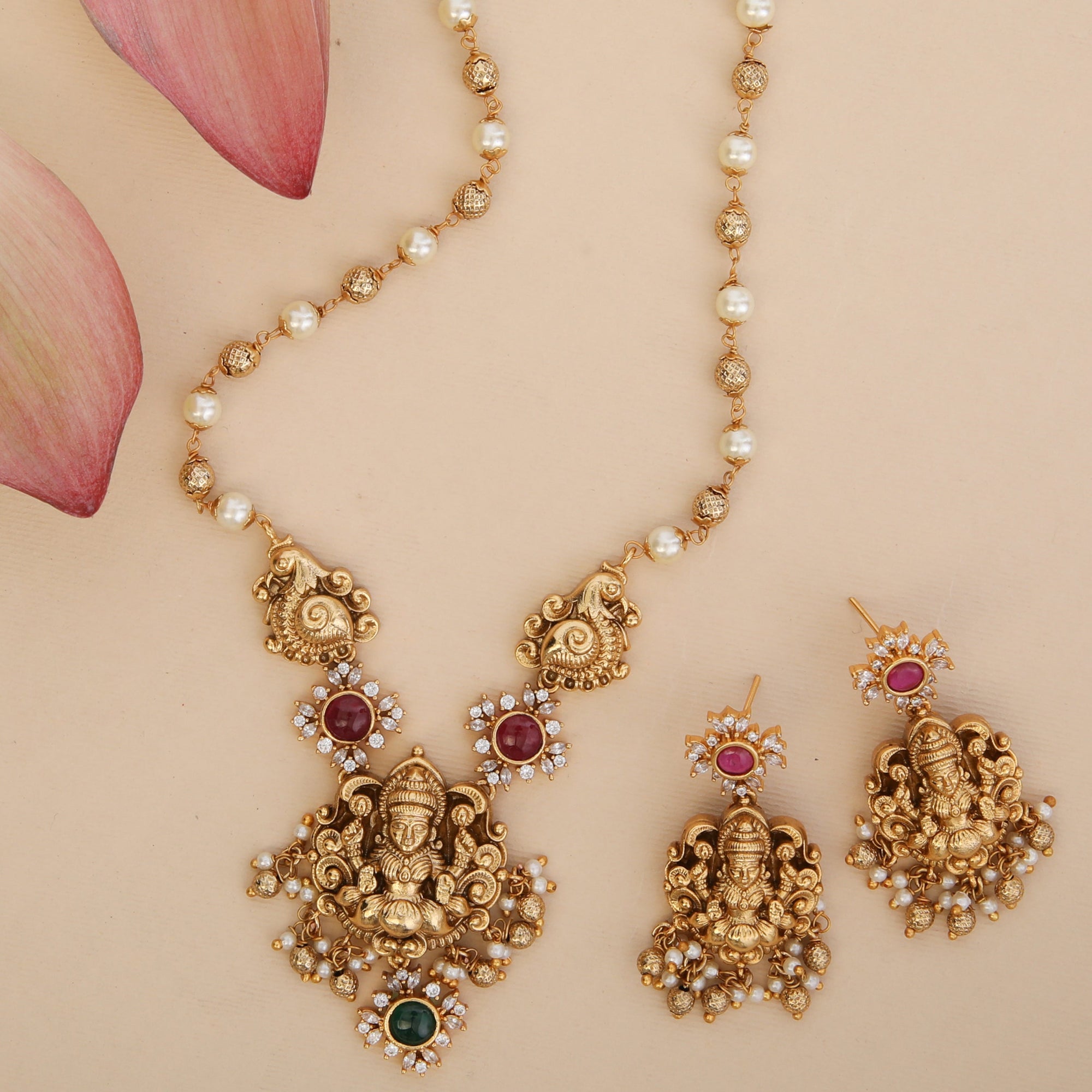 Satakshi Antique Pendant Set