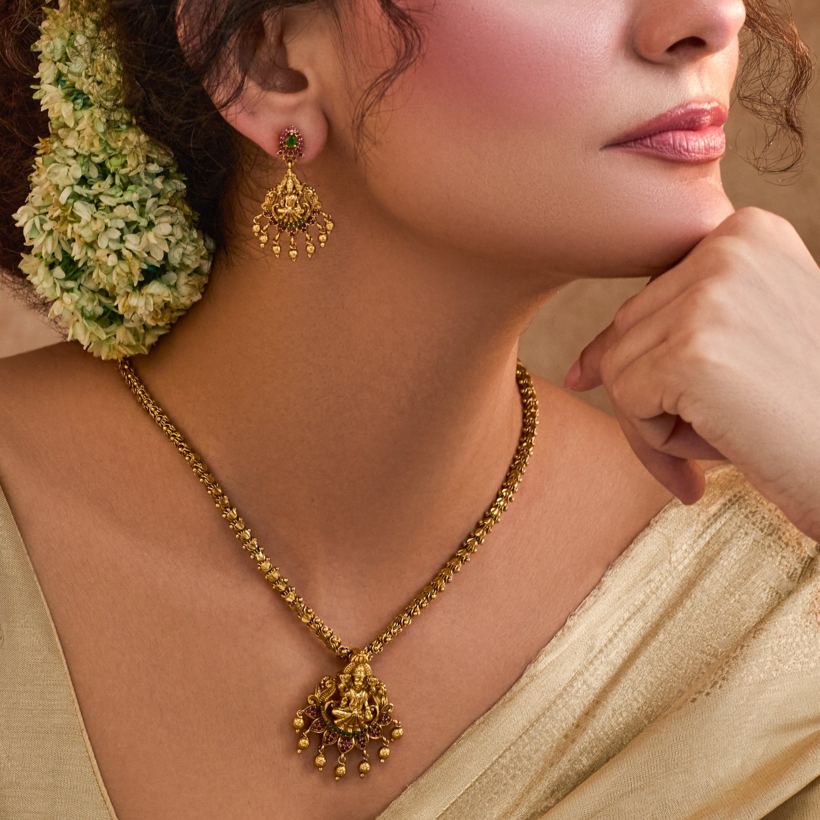 Ritabhari Antique Pendant Set