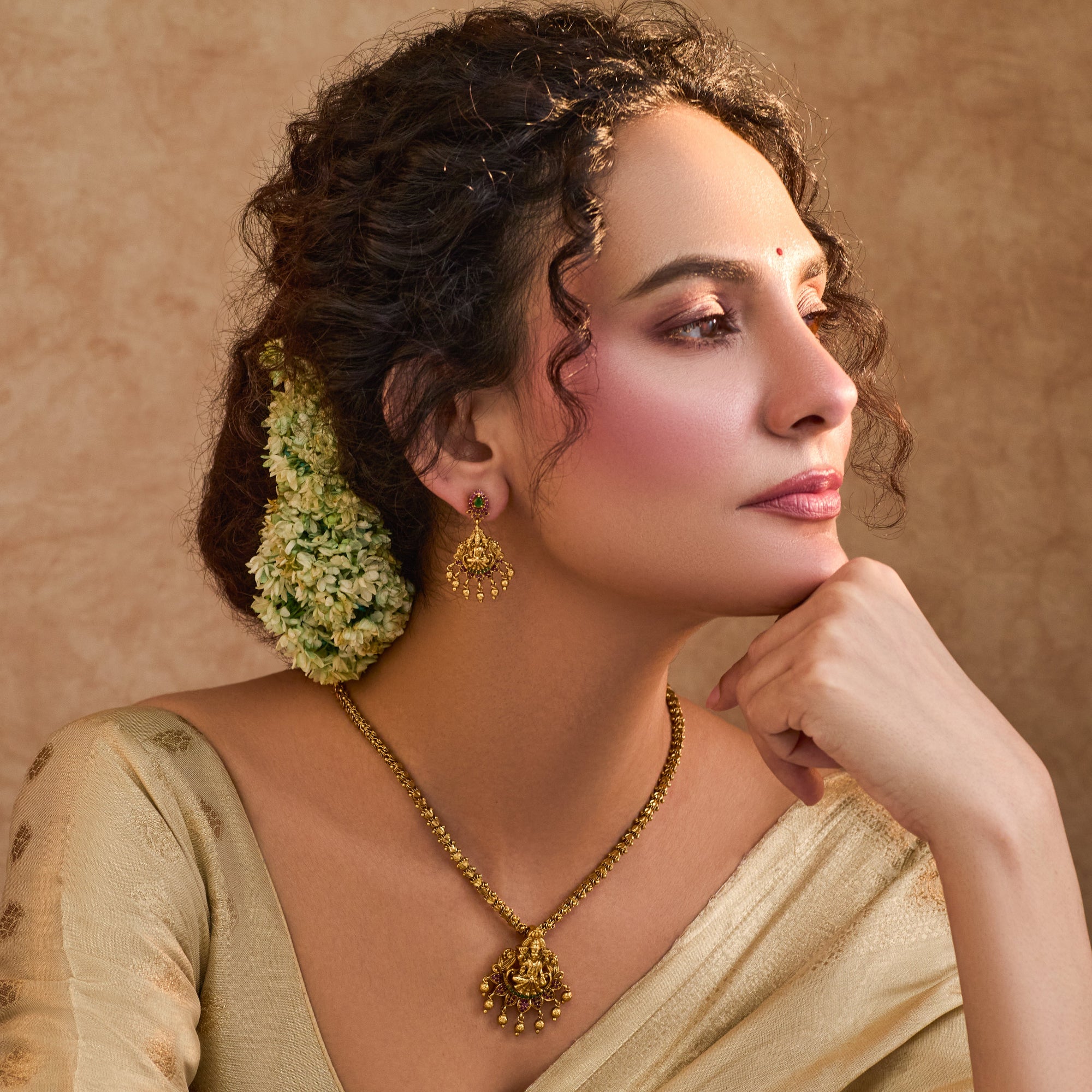Ritabhari Antique Pendant Set