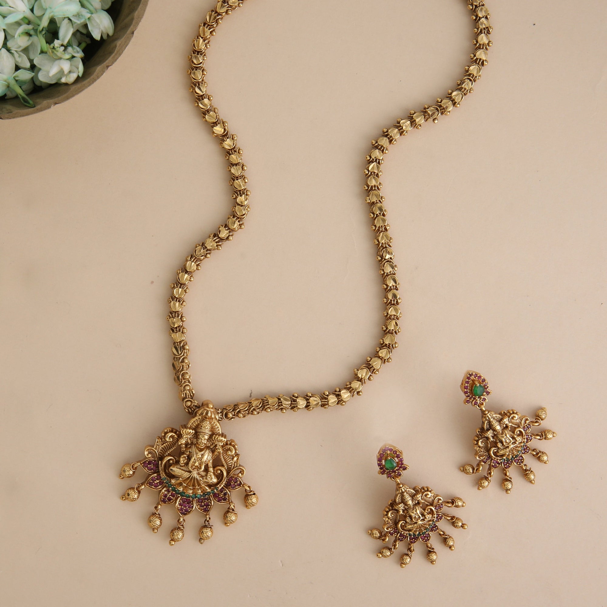 Ritabhari Antique Pendant Set