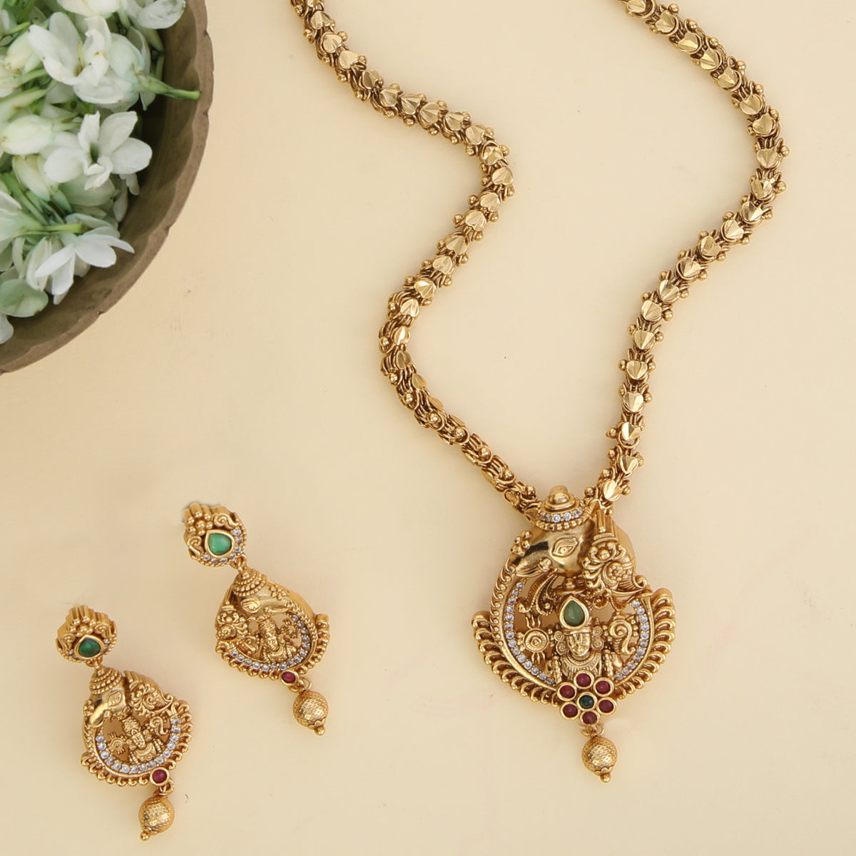 Kriti Antique Pendant Set