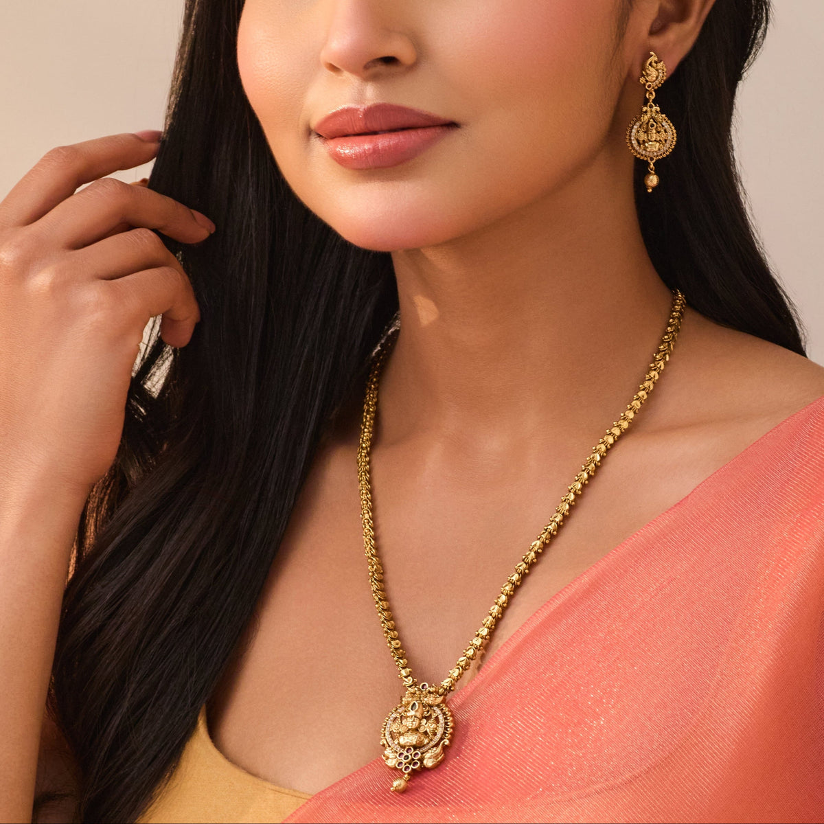 Shilpi Antique Pendant Set 