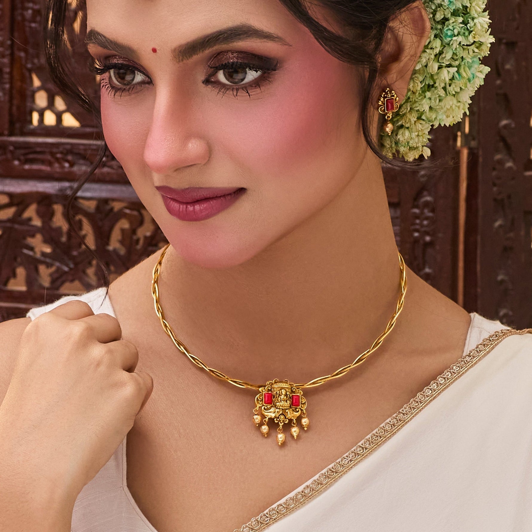 Ruchira Antique Pendant Set