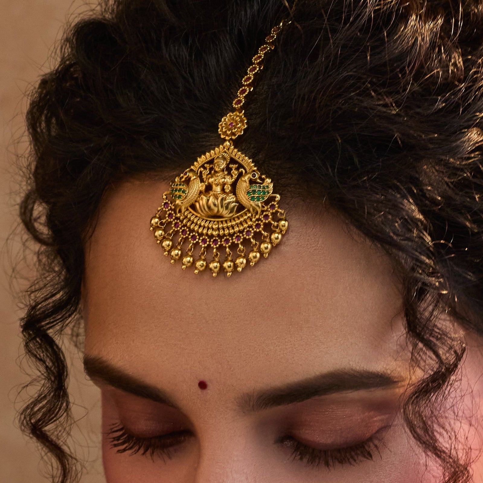 Ashoklata Red Green Antique Maang Tikka