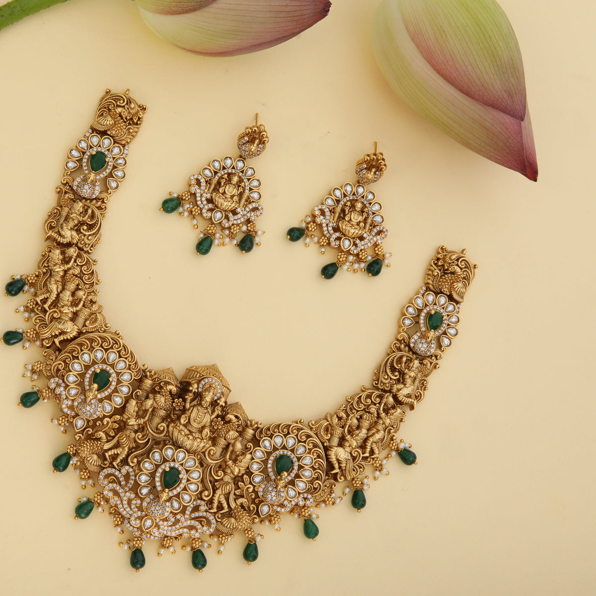 Irita Antique Necklace Set
