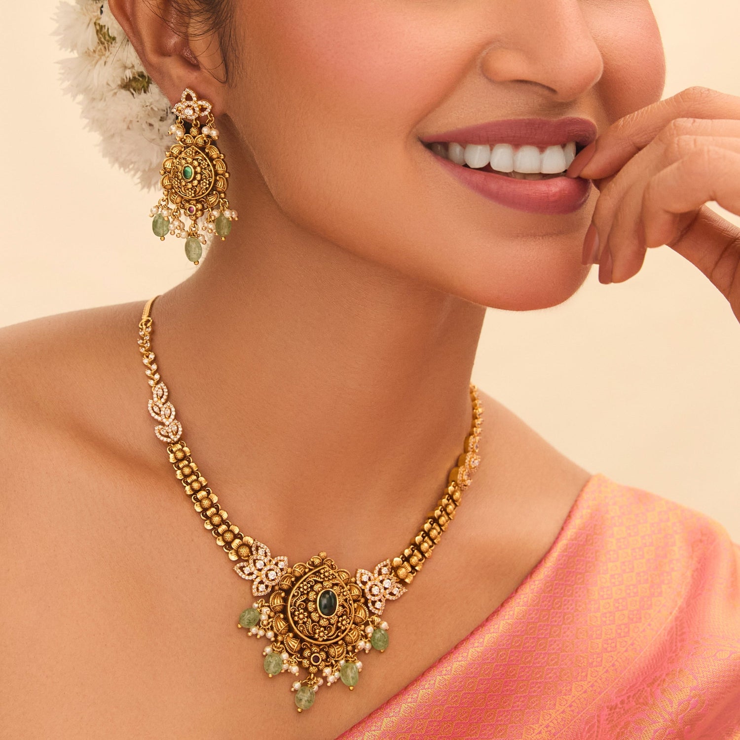 Ratnavi Antique Necklace Set