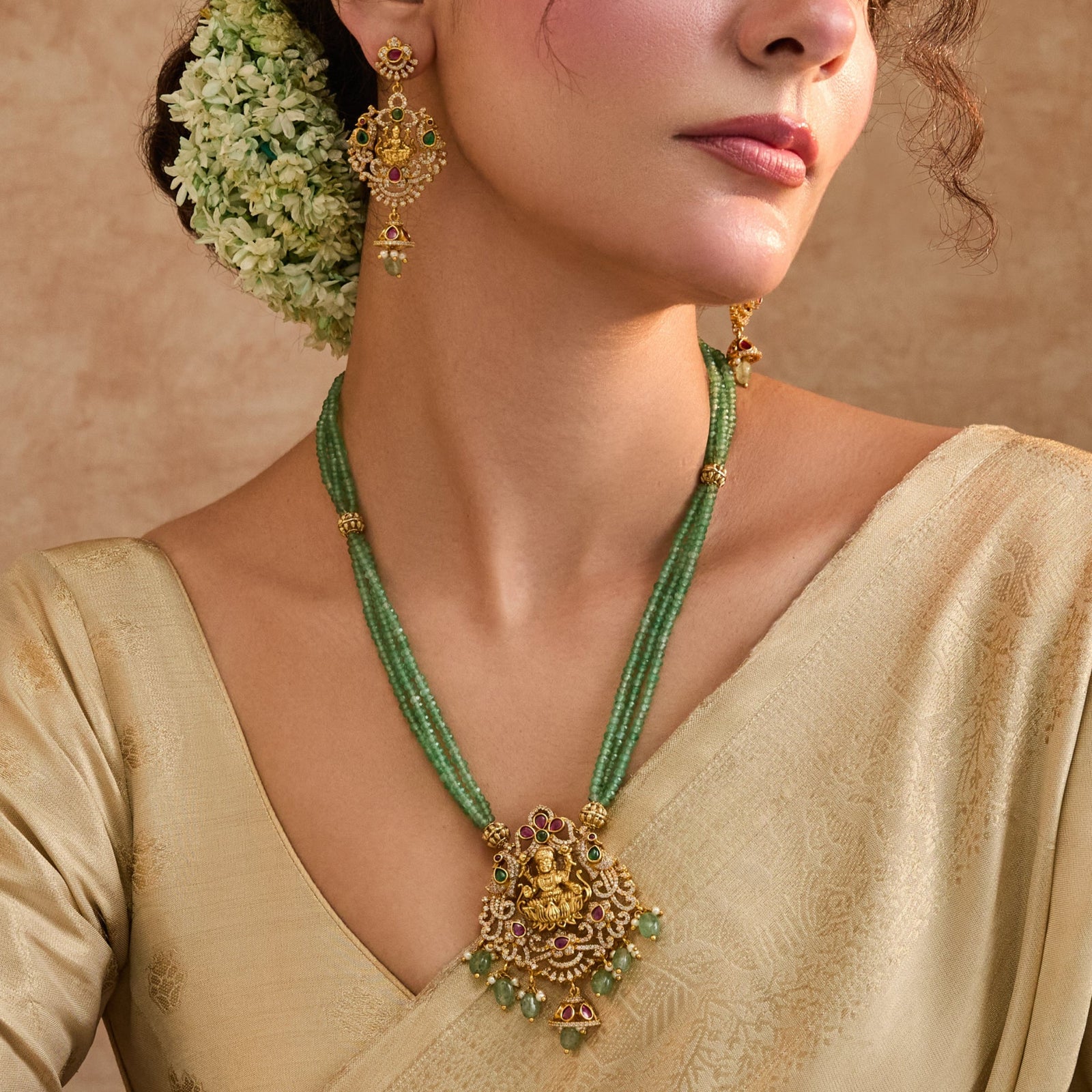 Anvitha Antique Pendant Set