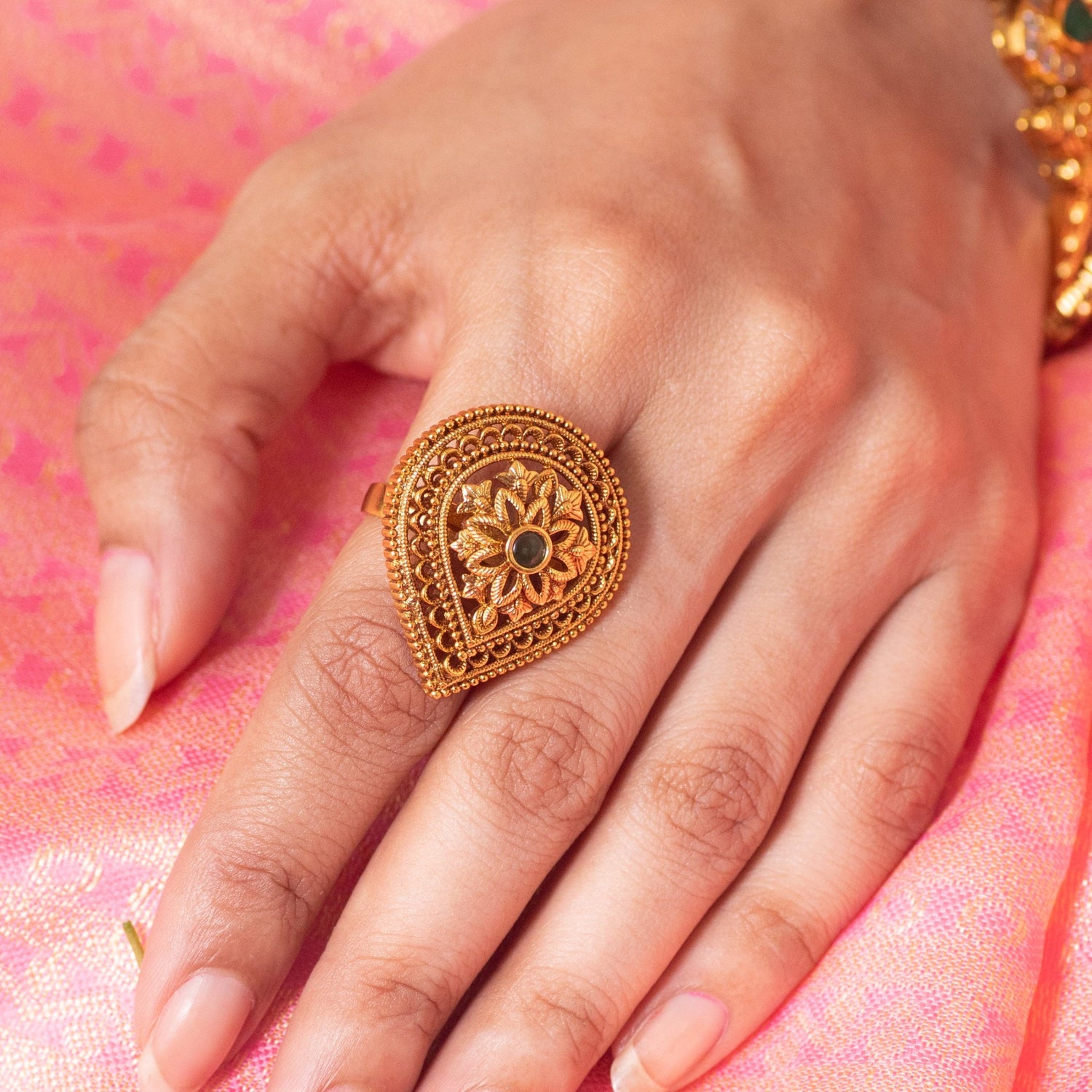 Kriti Antique Finger Ring