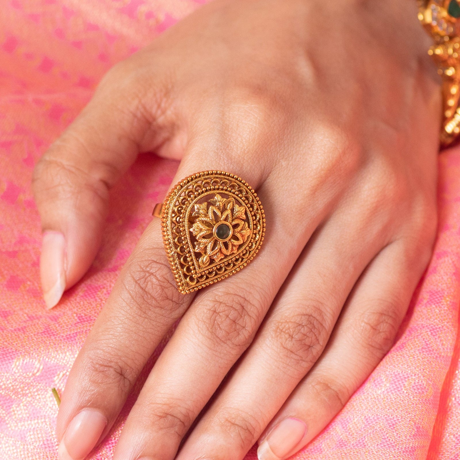 Kriti Antique Finger Ring