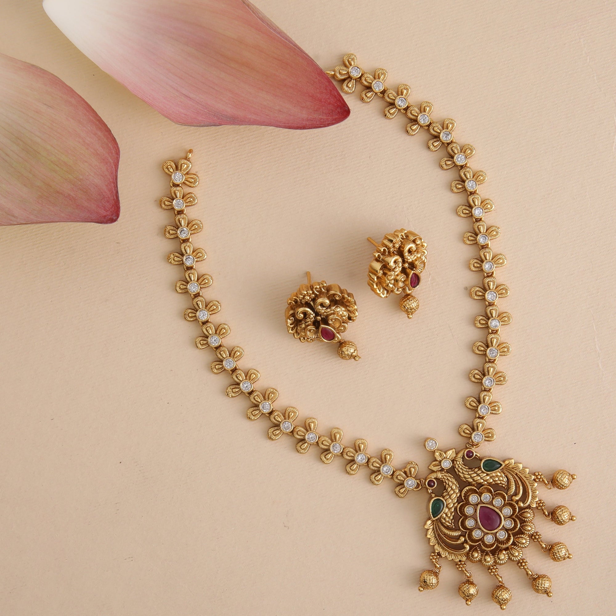 Aarvika Antique Necklace Set