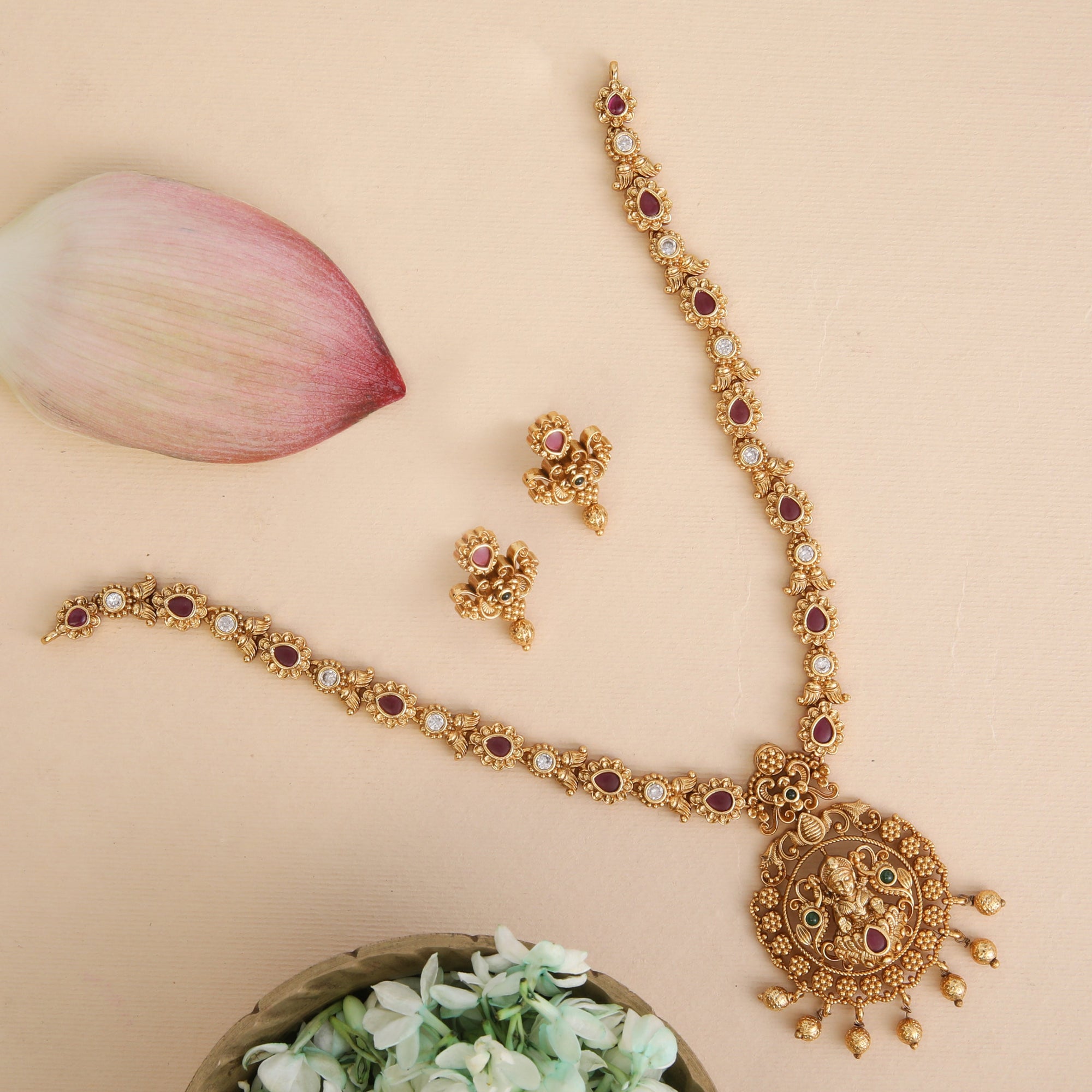 Ridhika Antique Necklace Set
