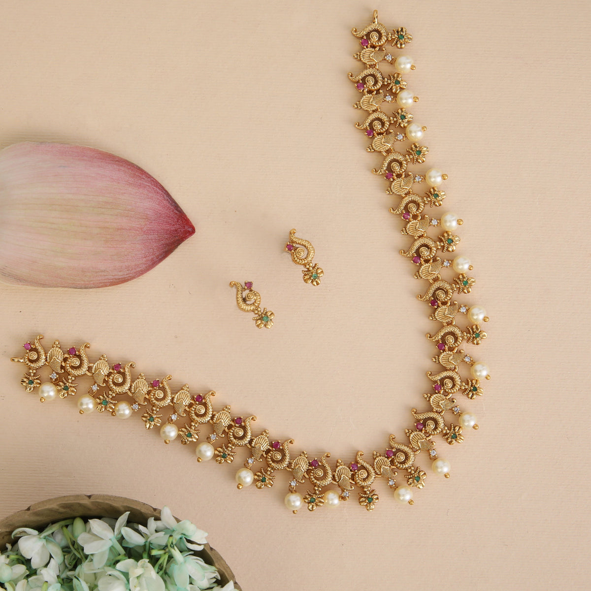 Anvitha Antique Necklace Set
