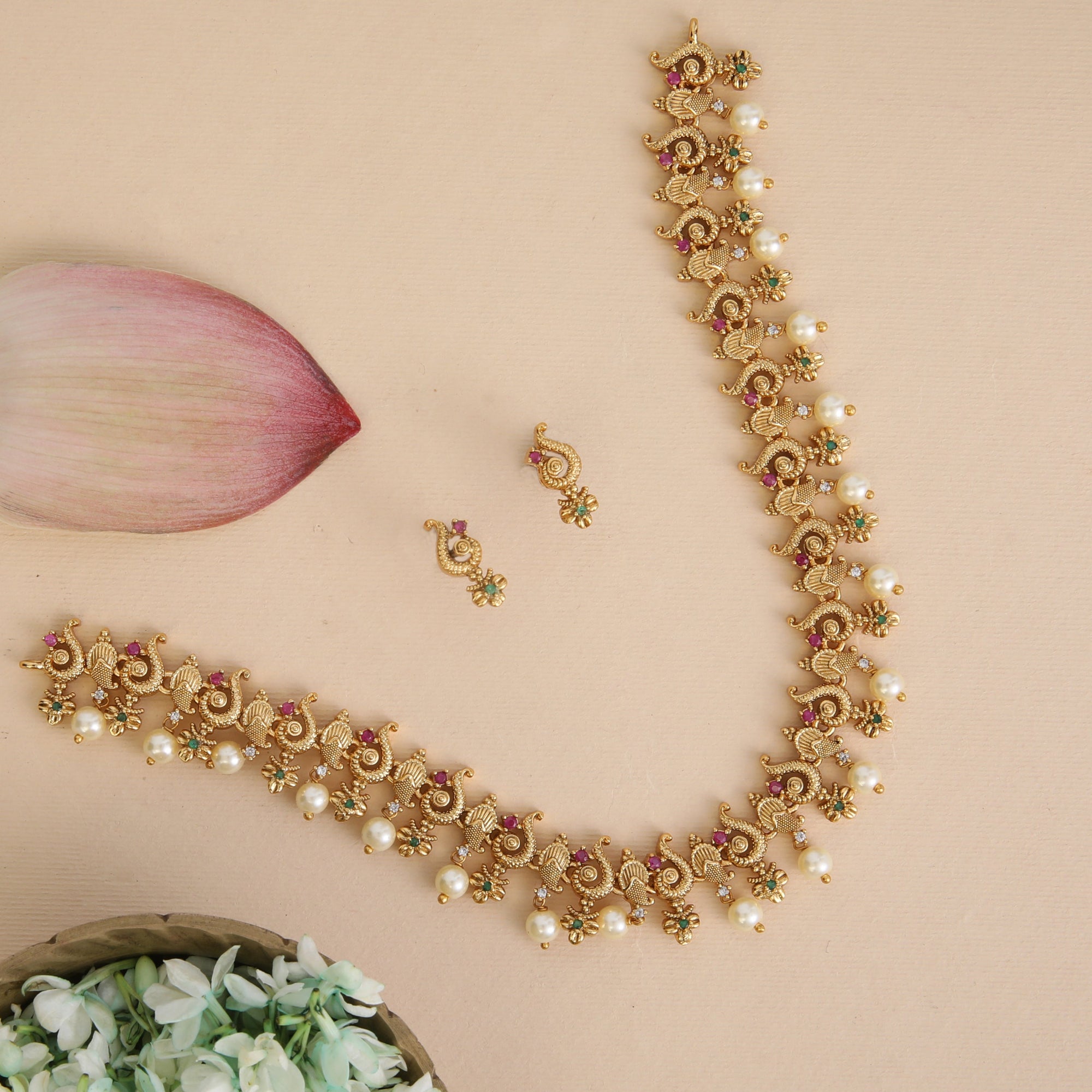 Anvitha Antique Necklace Set