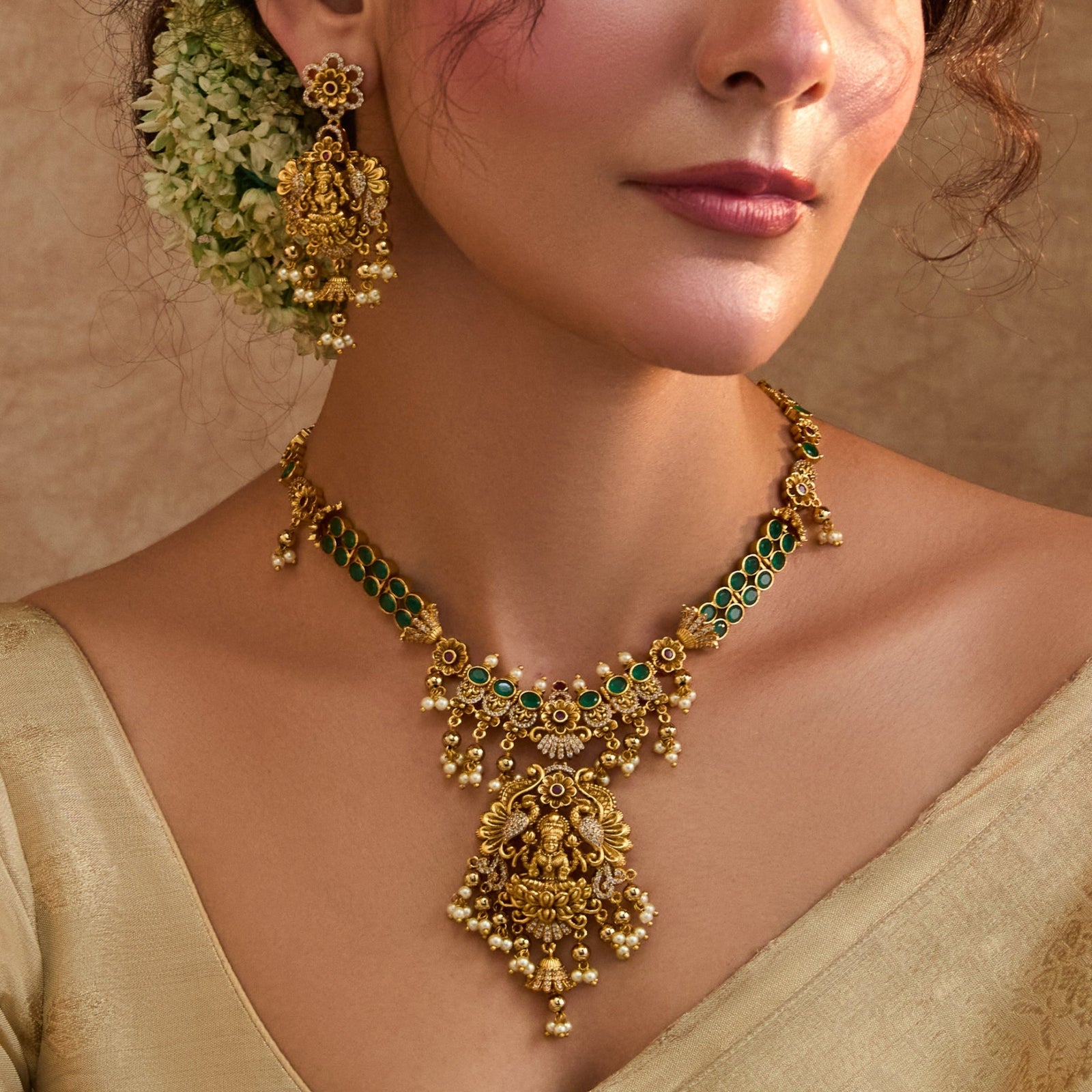 Ridhina Antique Necklace Set