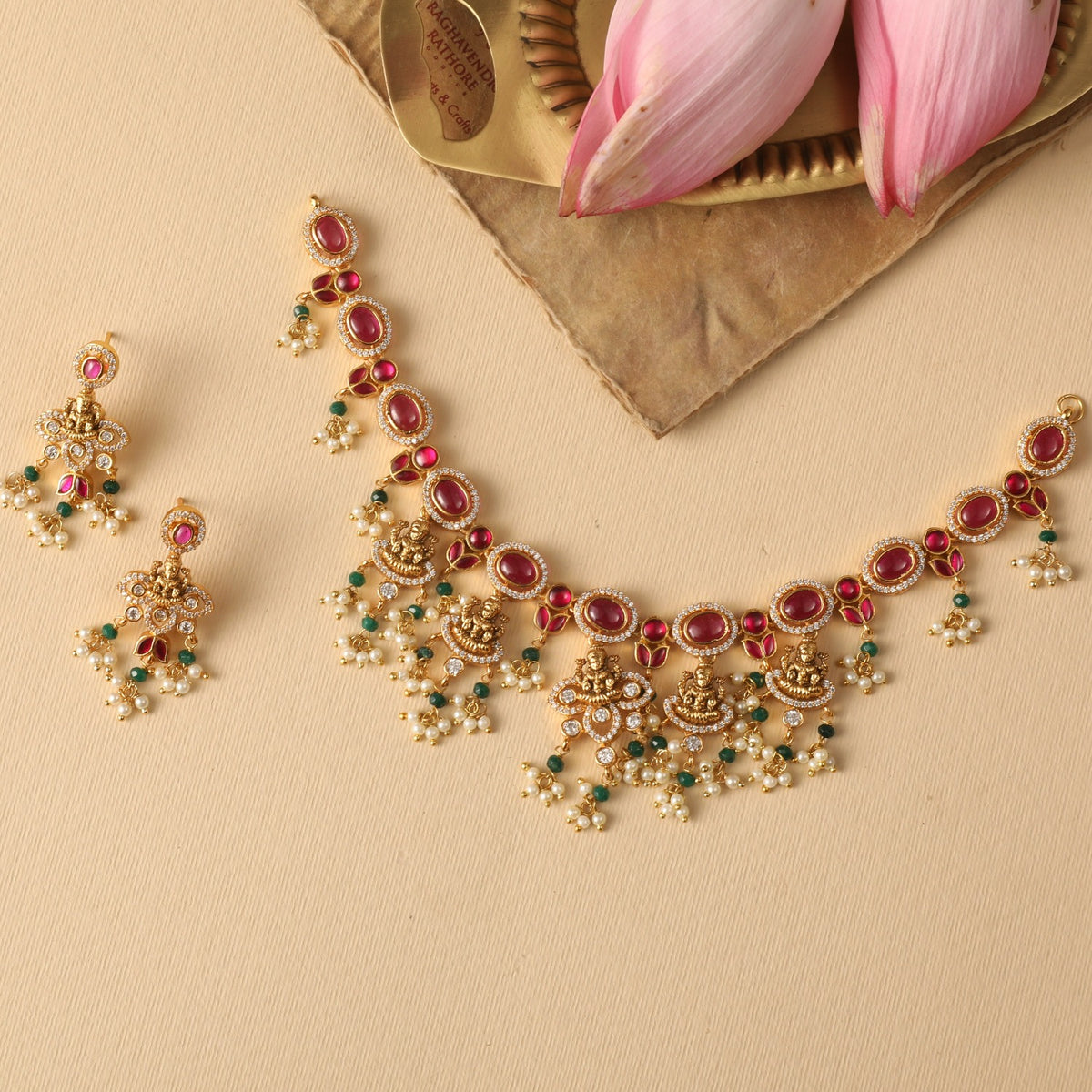Sidhya Antique Necklace Set