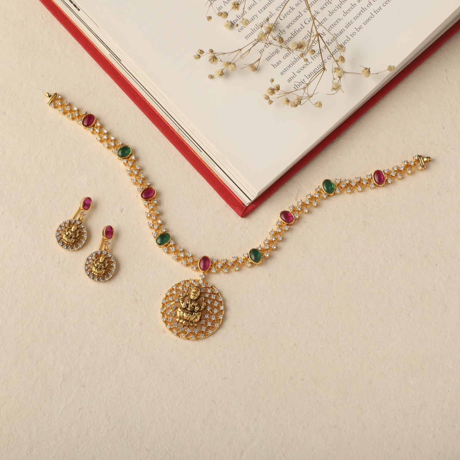 Antique necklace in 30 grams discount