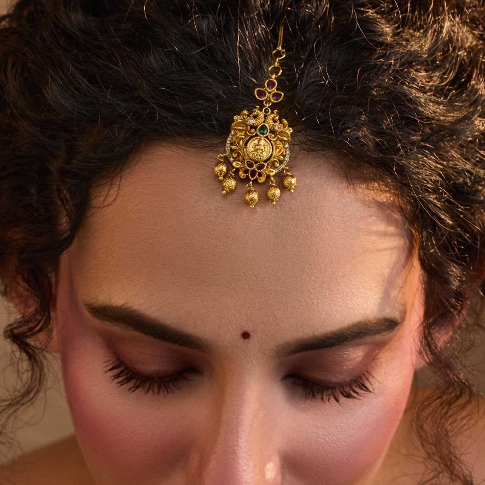 Riptika Antiuqe Maang Tikka 