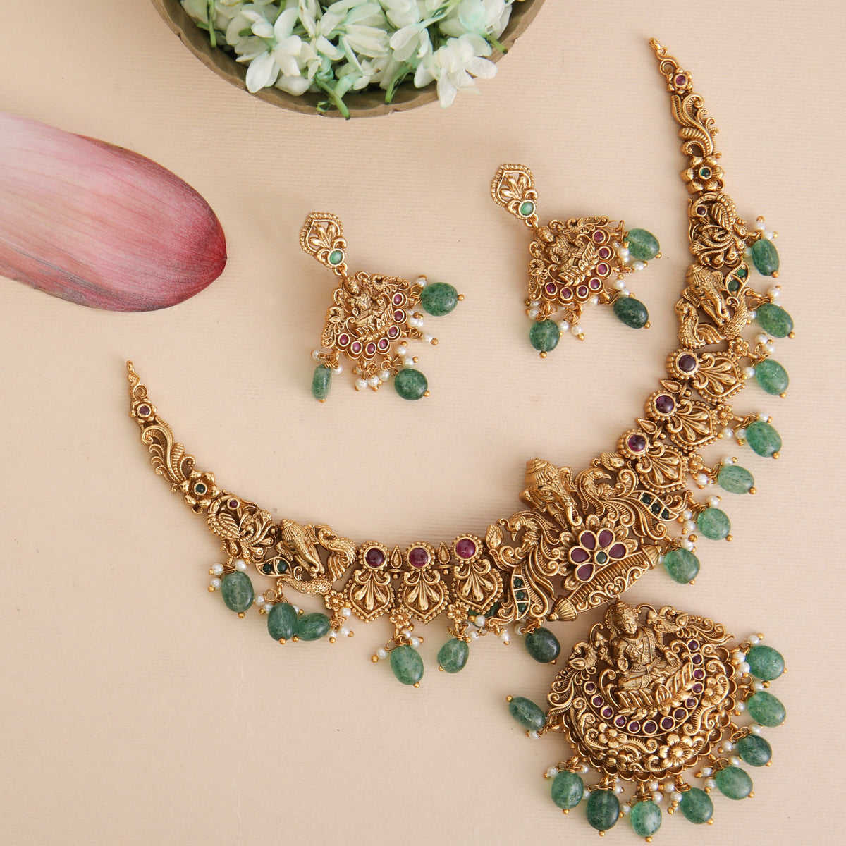 Hridika Antique Necklace Set