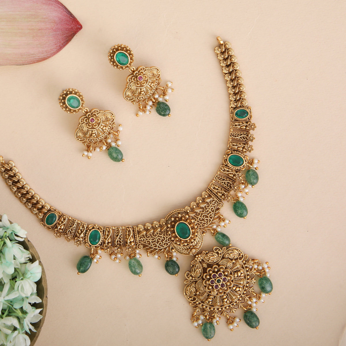 Aaradhya Antique Necklace Set