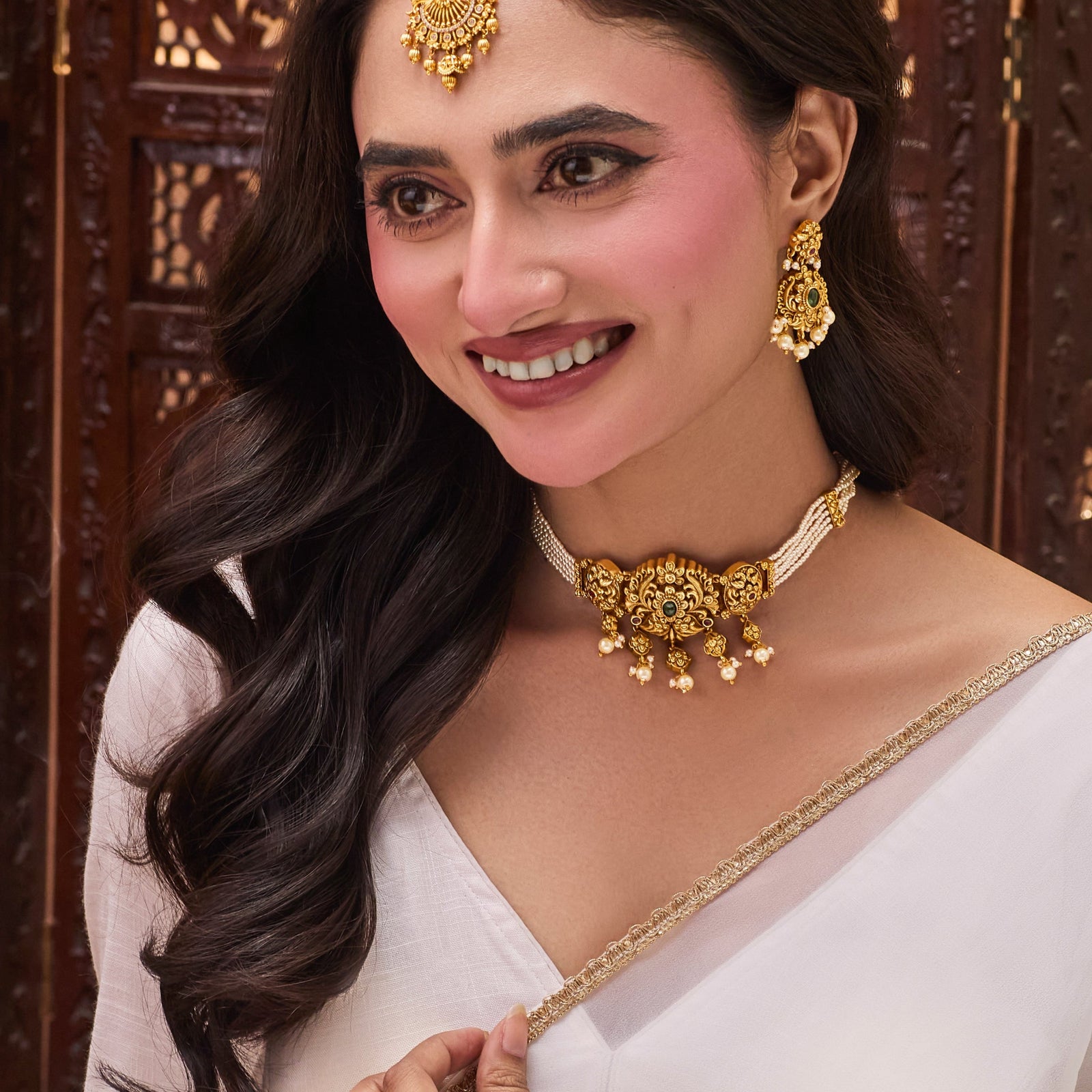 Avyra Antique Pearl Choker Set