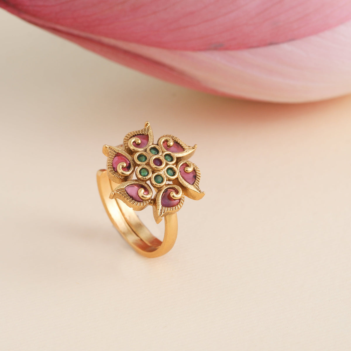 Raya Antique Finger Ring