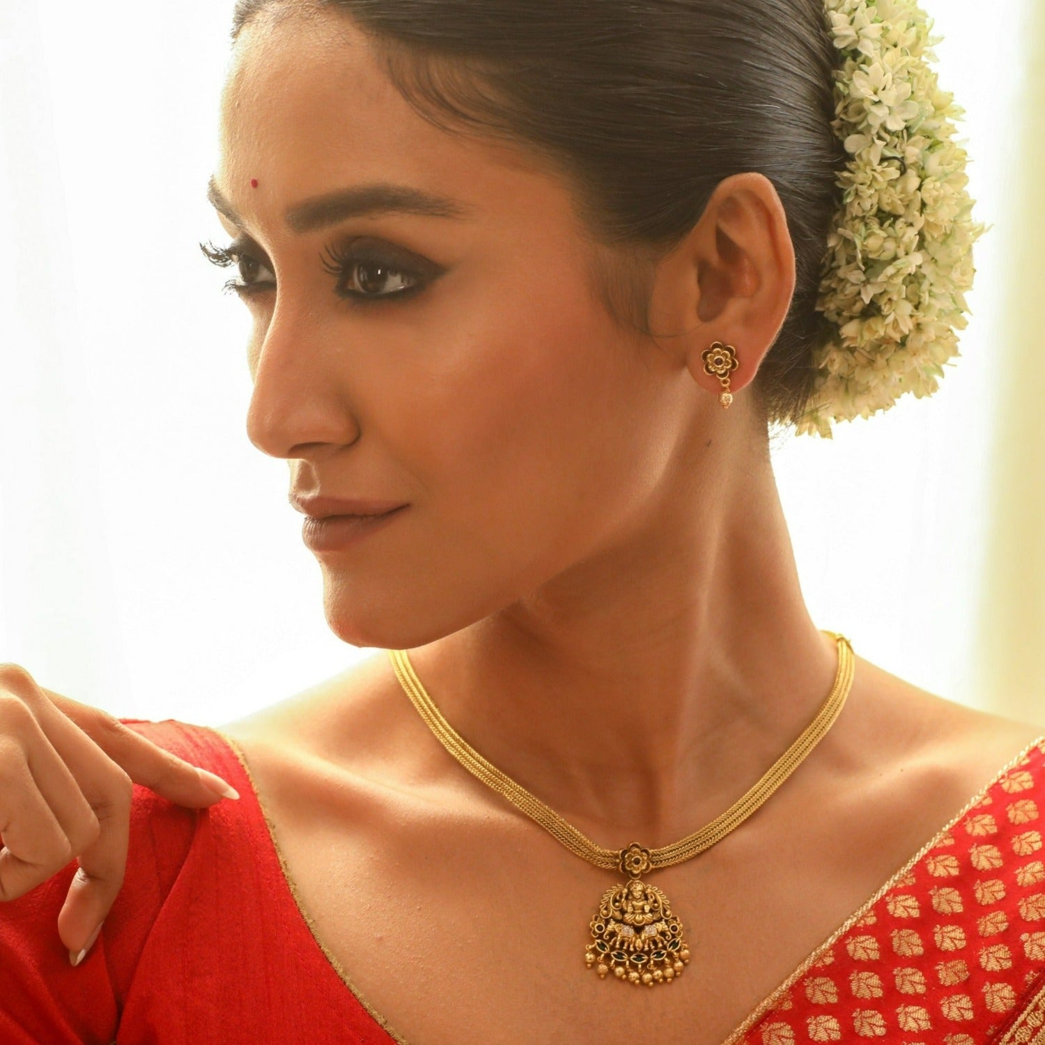 Sara Antique Necklace Set