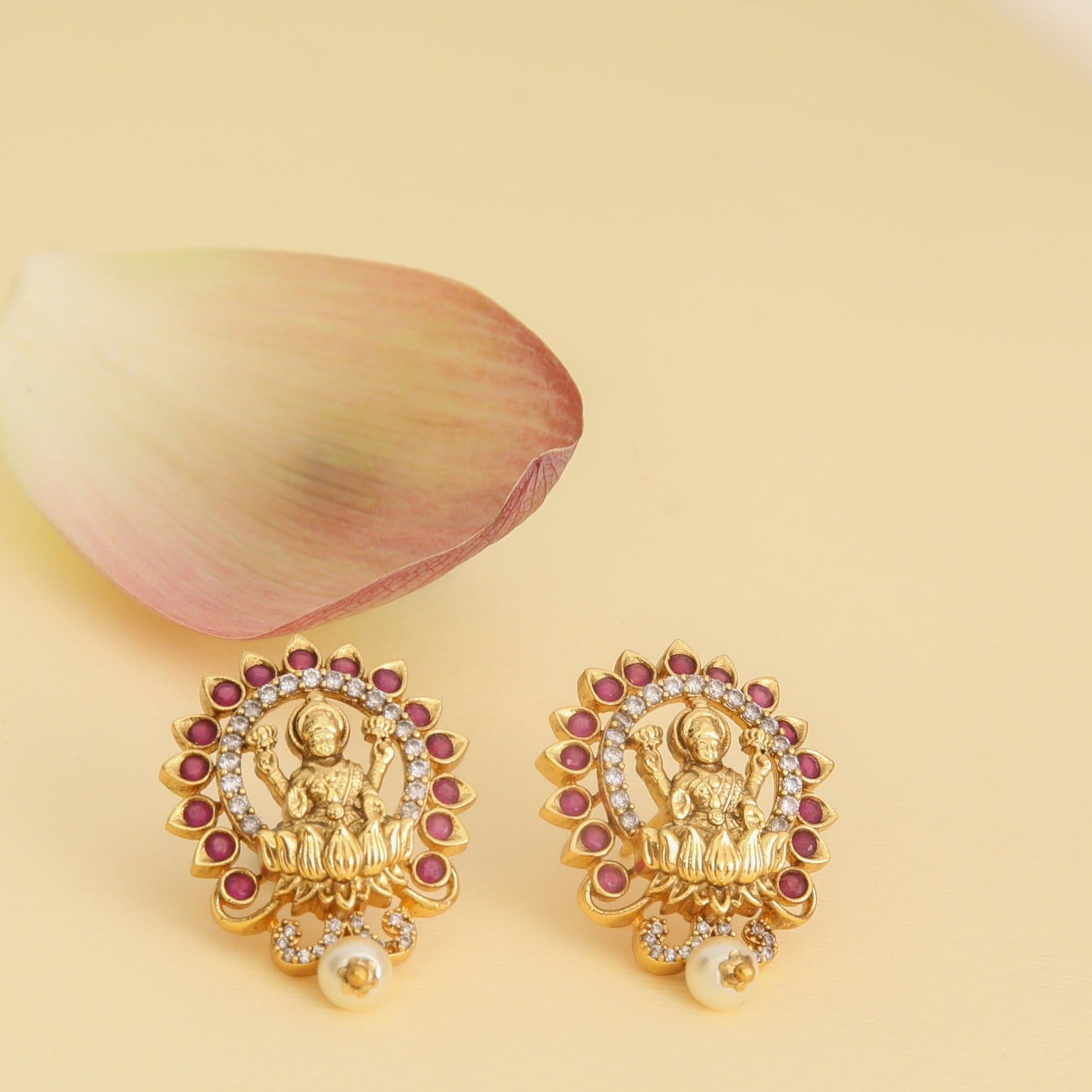 Sonali Antique Kempu Stud Earrings