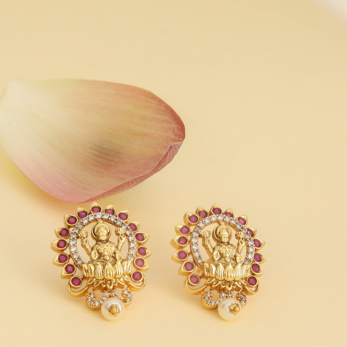 Sonali Antique Kempu Stud Earrings
