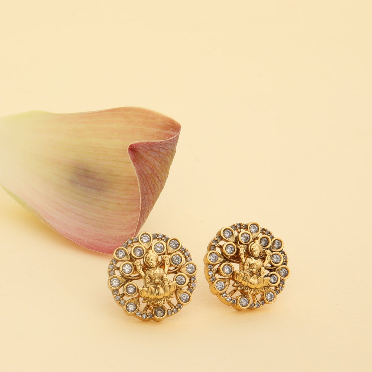 Samhita Antique Stud Earrings