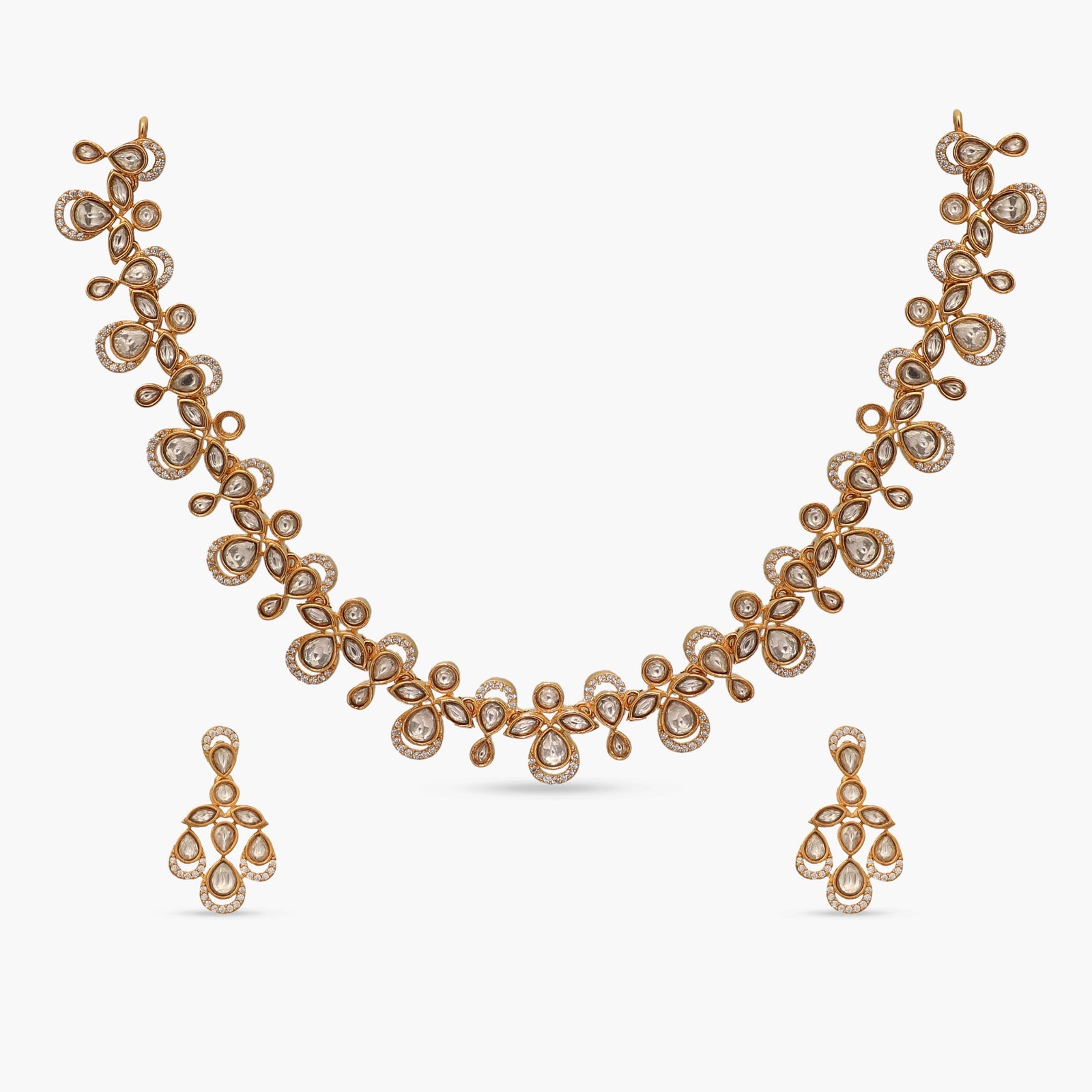 Shyla Kundan Necklace Set