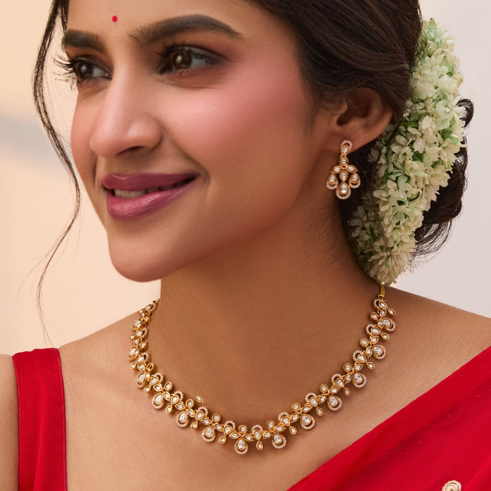 Shyla Kundan Necklace Set
