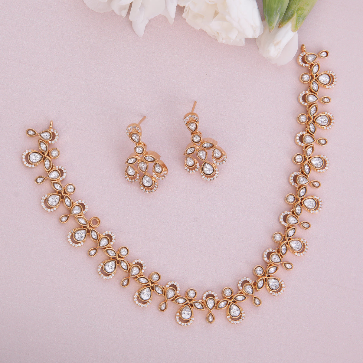Shyla Kundan Necklace Set