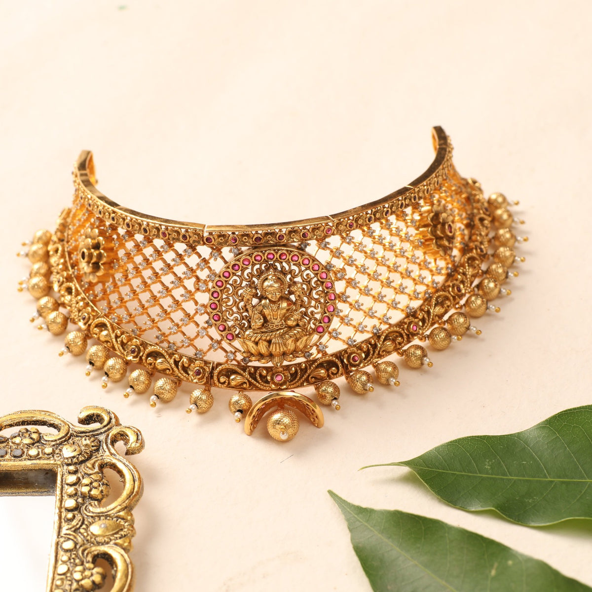 Vijana Antique Choker Set