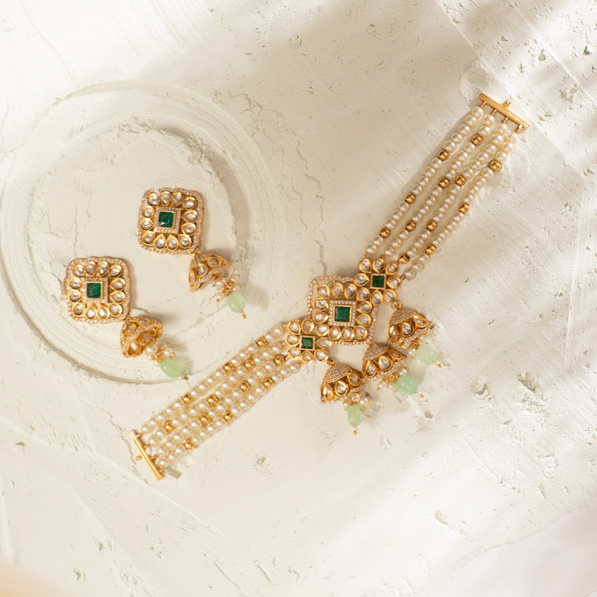 Ayushi Kundan Necklace Set
