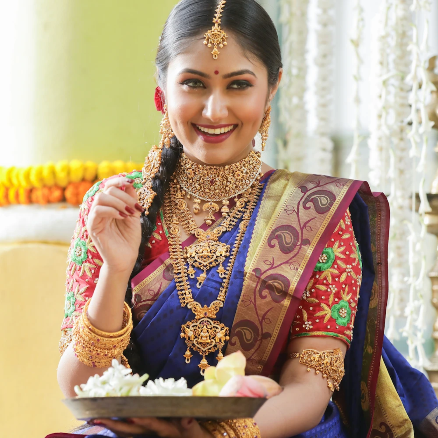 Oversized Jewellery Pieces that Gave us Legit Maharani Bride Feels |  WeddingBazaar