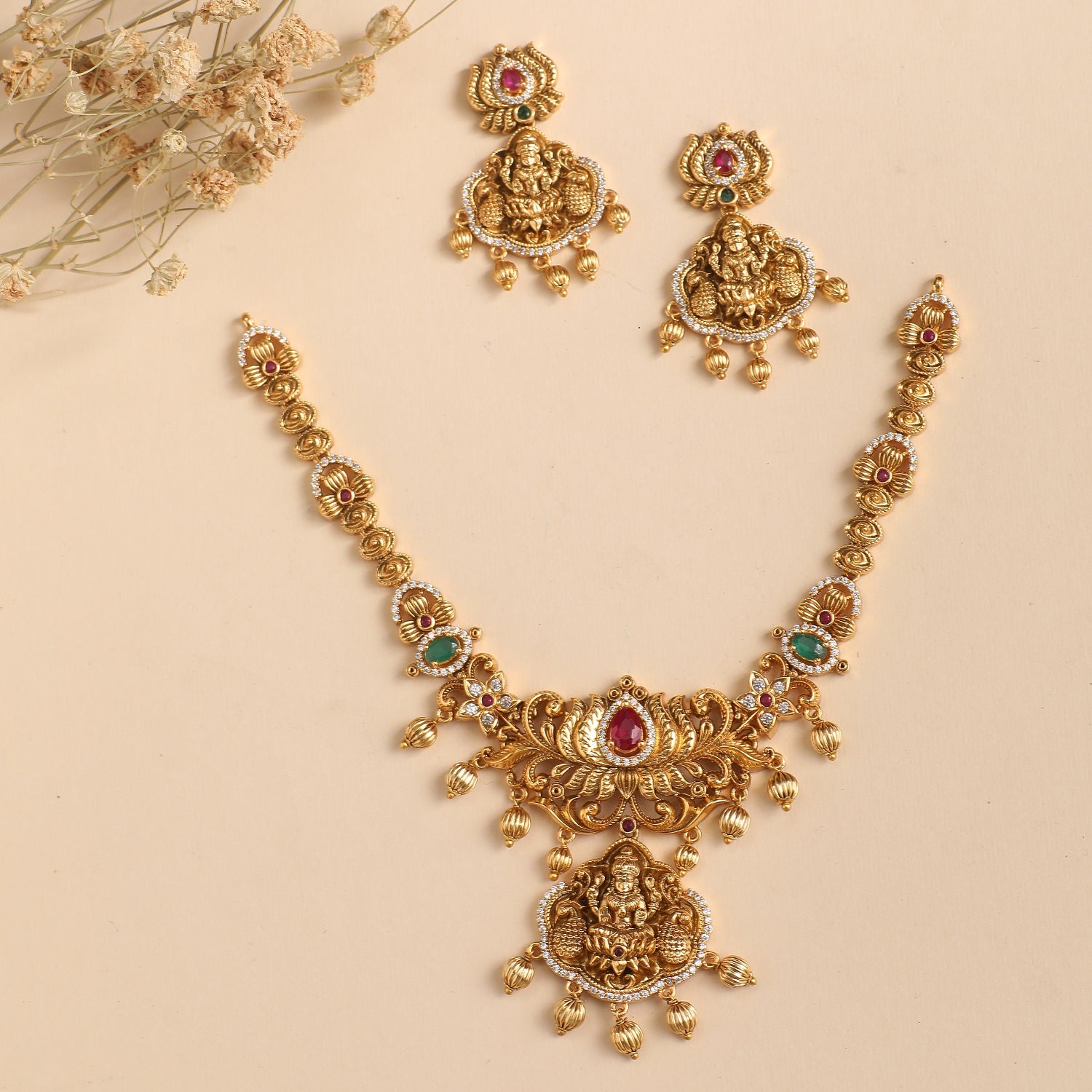 Mrinali Antique Necklace Set 