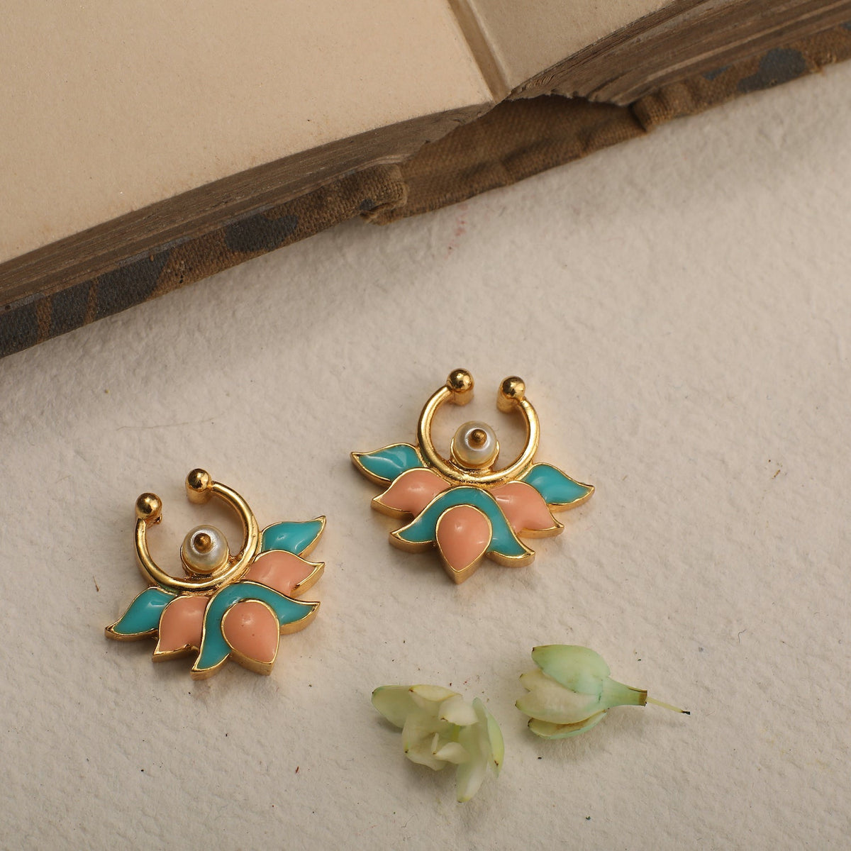 Jalaja Small Motif Stud Earring 