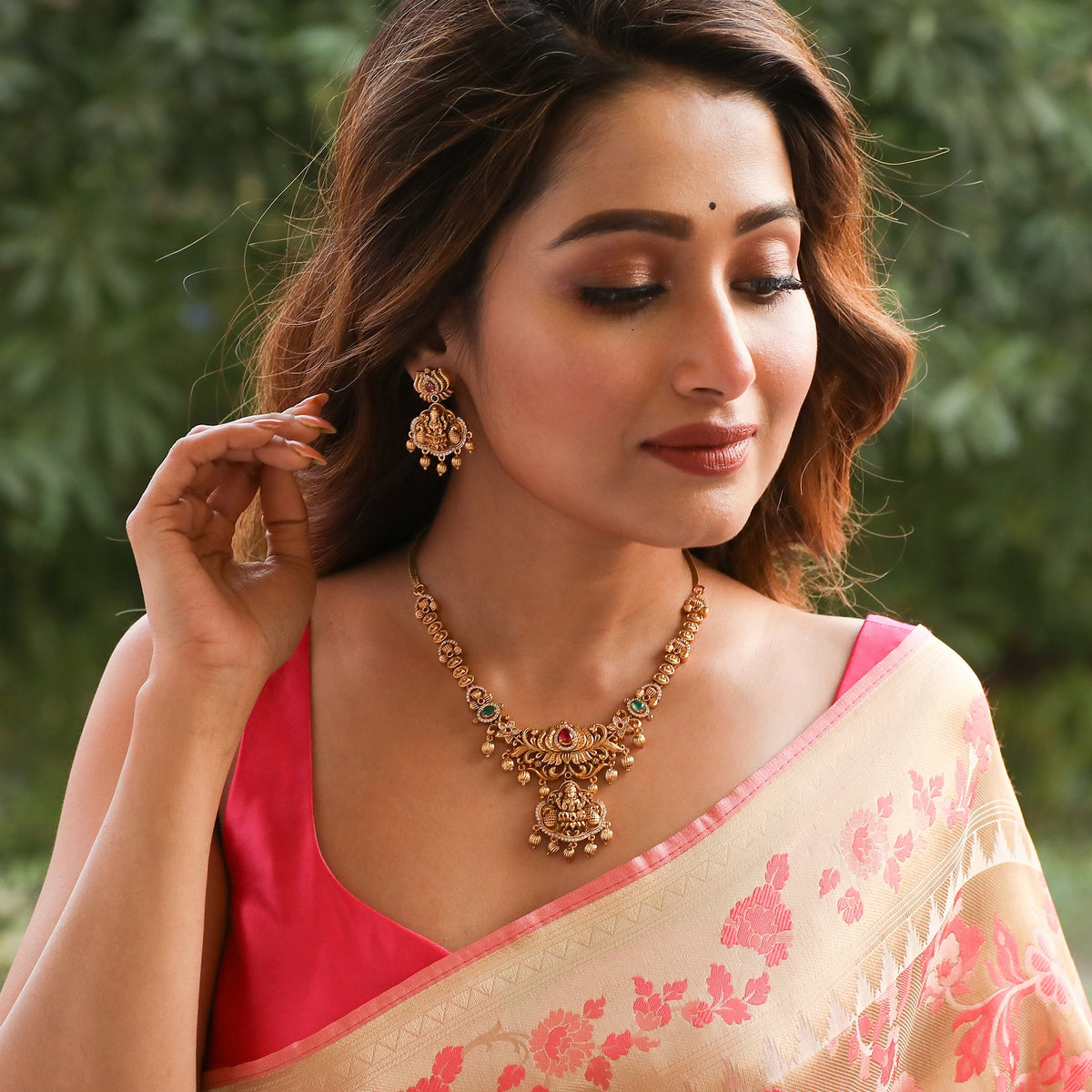 Mrinali Antique Necklace Set 