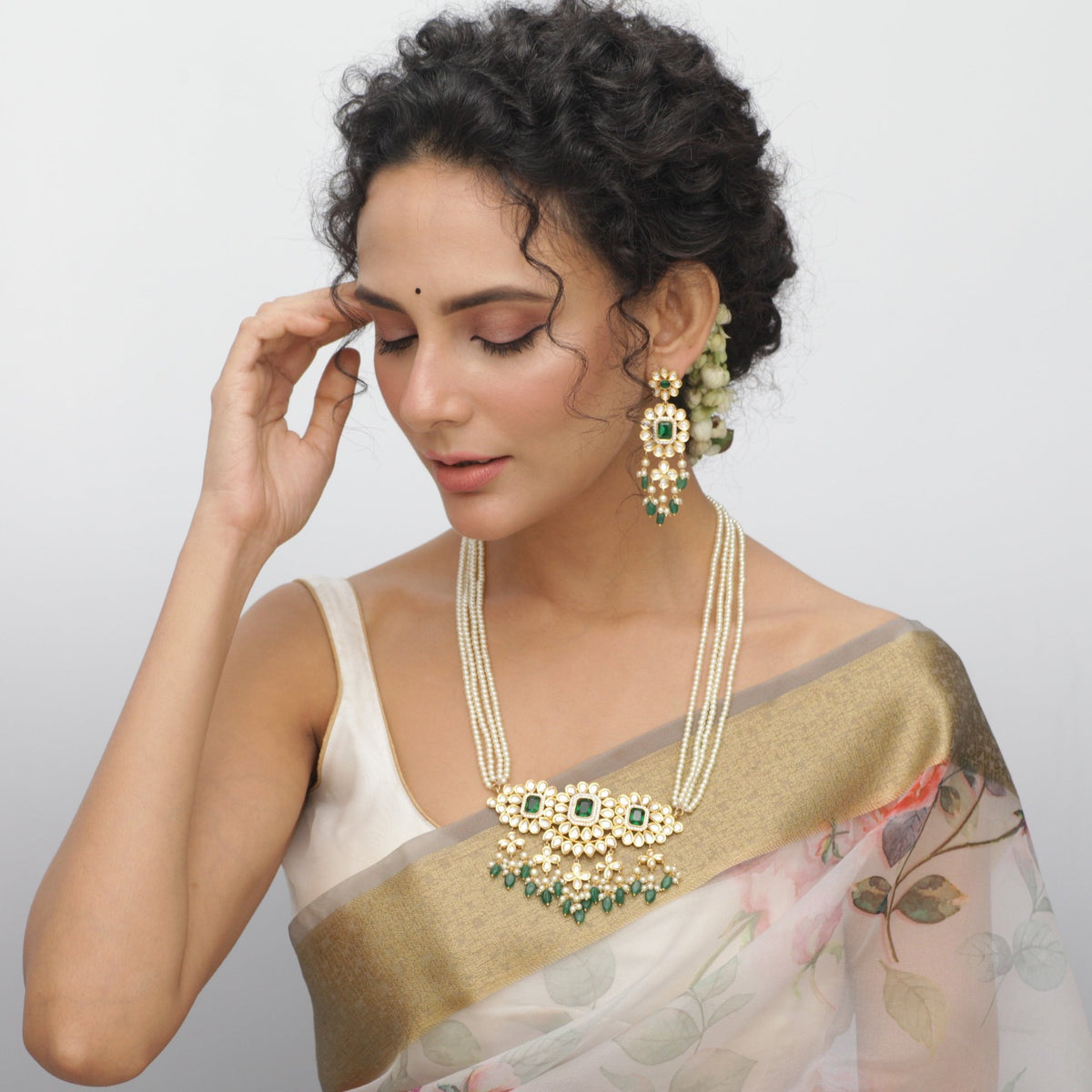 Anjana Kundan Necklace Set