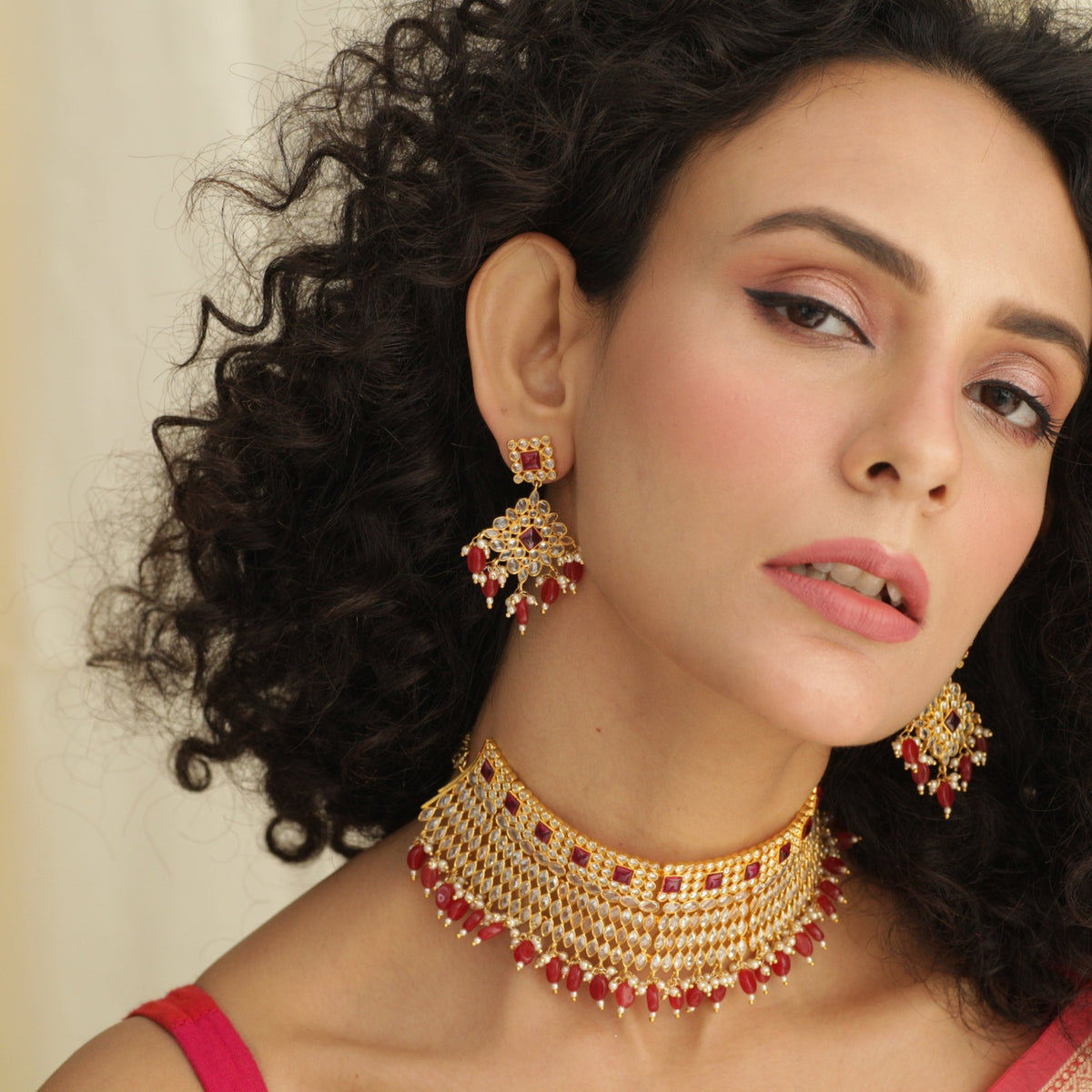 Ogan Kundan Choker