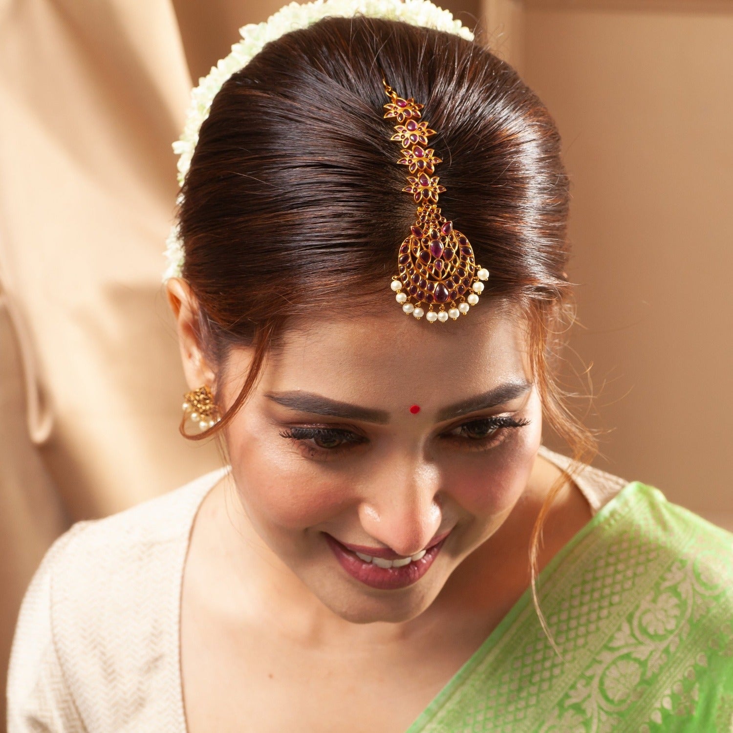Best Bridal Maang Tikkas And Hair Accessories Worn By Celebrity Brides